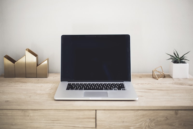 Business Communication Strategies: verbal/non-verbal and written Accredited